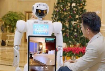 智能機器人 人工智能浪潮下酒店業的剛需轉型與研發路徑
